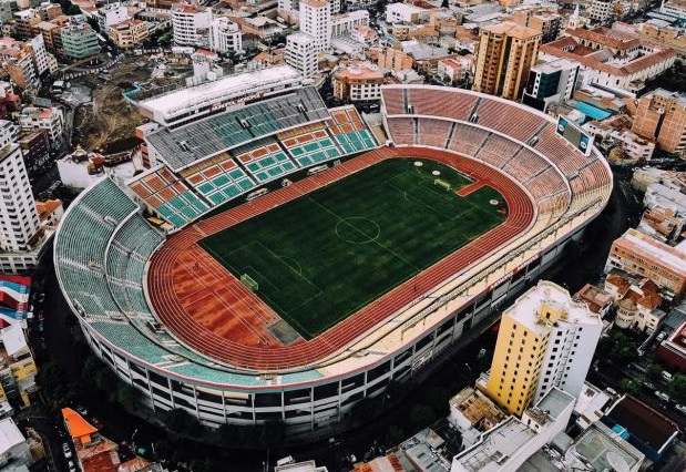 Arquivo:Estádio Hernando Siles Reyes.jpg