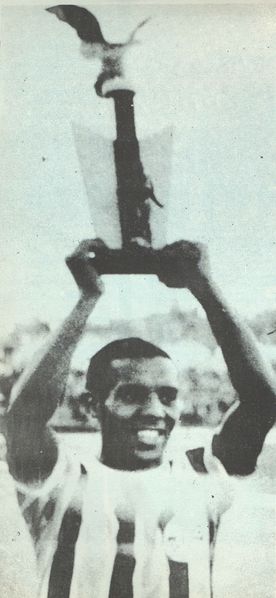 Arquivo:Troféu Taça do Atlântico de 1971.jpg