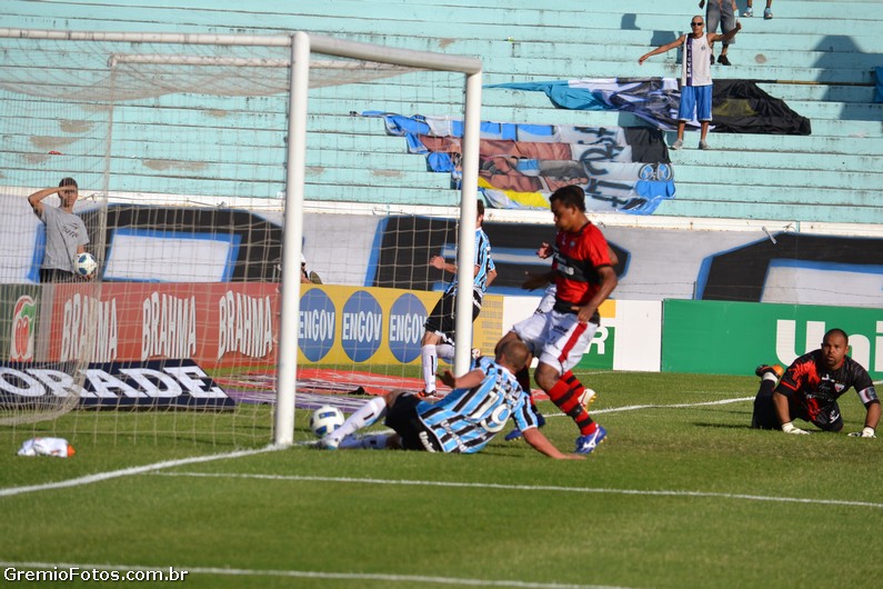 Arquivo:2011.11.27 - Grêmio 2 x 2 Atlético Goianiense.2.jpg