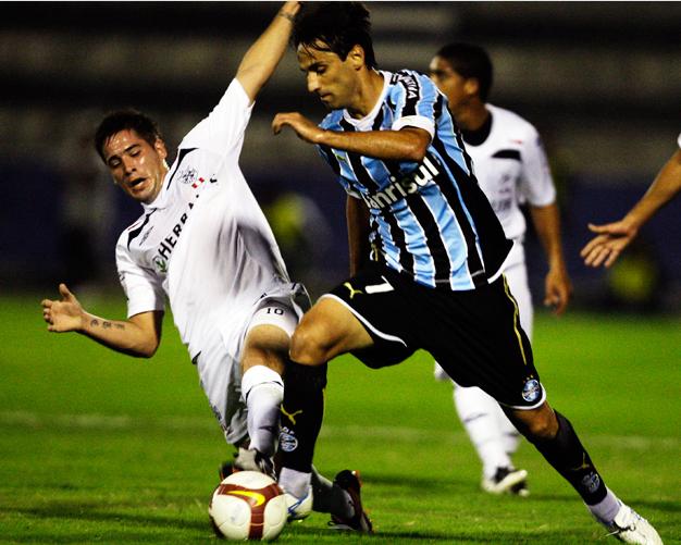 Arquivo:2009.05.06 - Universidad San Martín 1 x 3 Grêmio.2.jpg