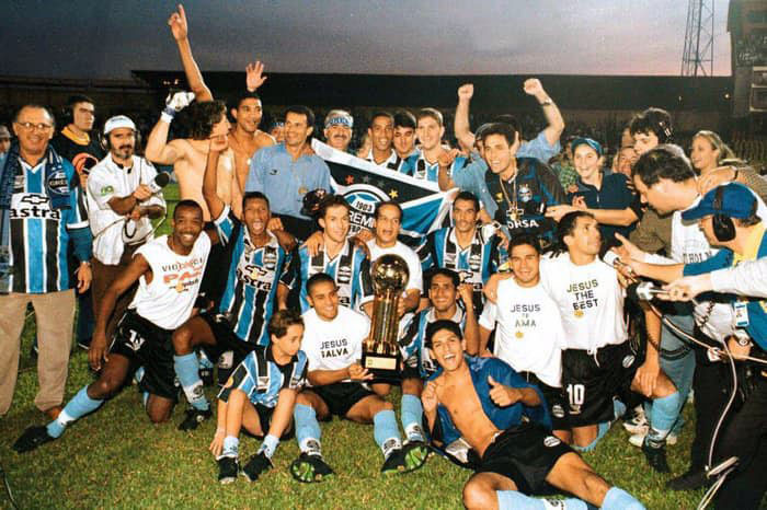 Arquivo:1999.04.25 - Paraná 0 x 1 Grêmio - foto2.jpg