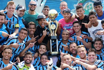 Arquivo:Campeão Gaúcho Sub-20 2014.jpg