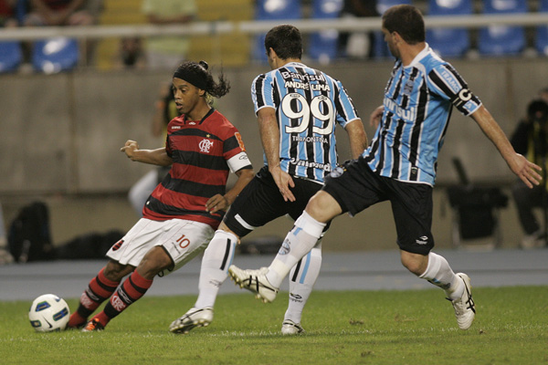 Arquivo:2011.07.30 - Flamengo 2 x 0 Grêmio.1.jpg