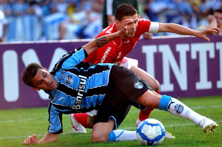 Arquivo:2010.10.24 - Grêmio 2 x 2 Internacional.jpg