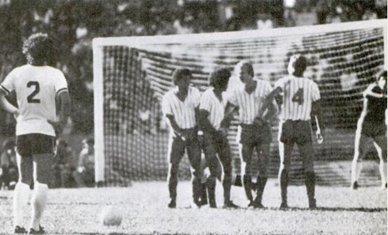 Arquivo:1980.10.05 - Grêmio 0 x 0 Esportivo - Revista Placar.png