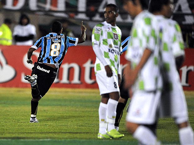 Arquivo:2009.03.11 - Boyacá Chicó 0 x 1 Grêmio.2.jpg