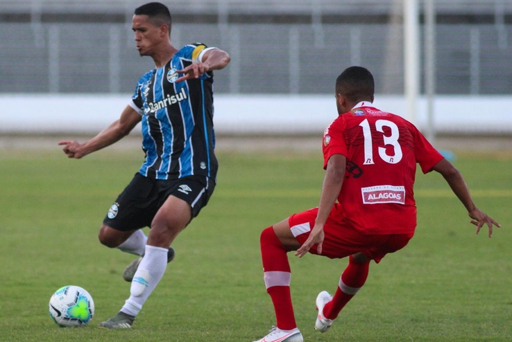 Arquivo:2020.10.18 - CRB 2 x 2 Grêmio (B) - imagem jogo.jpg