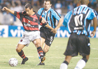 Arquivo:2004.04.21 - Grêmio 0 x 0 Flamengo - Foto.png