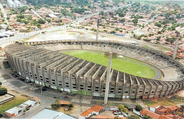Arquivo:Estádio Governador Alberto Tavares Silva.jpg