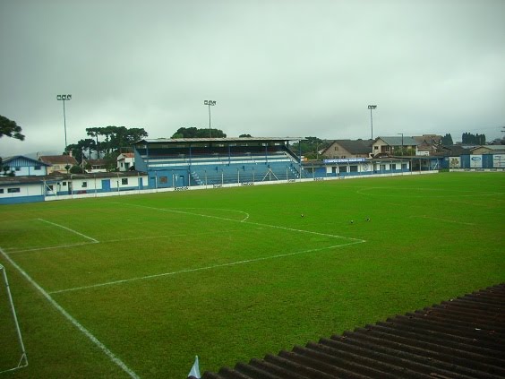 Arquivo:Estádio dos Pinheirais (Gramado).jpg