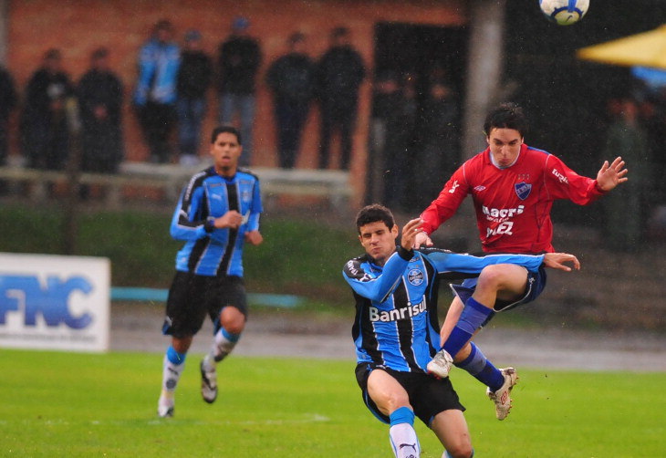 Arquivo:Foto 1 - Nacional-URU 1 x 3 Grêmio - 27.06.2010.jpg