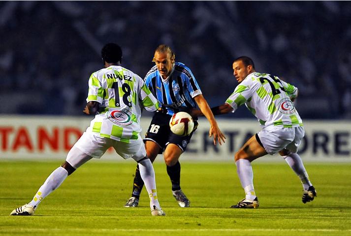 Arquivo:2009.04.28 - Grêmio 3 x 0 Boyacá Chicó.2.jpg