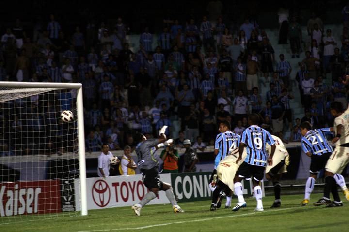 Arquivo:2011.03.03 - Grêmio 2 x 0 León de Huánuco.jpg
