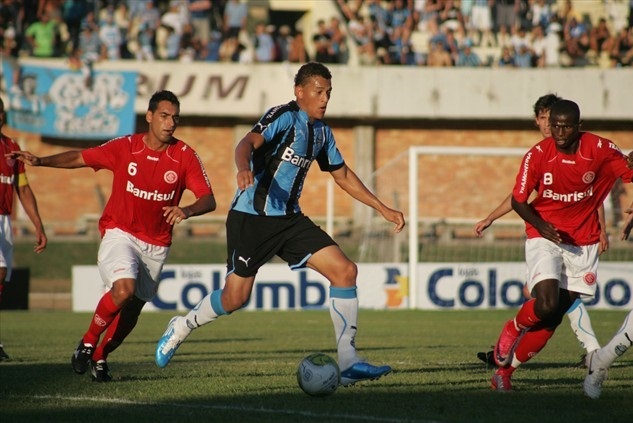 Arquivo:2011.01.30 - Grêmio 2 x 1 Internacional.jpg