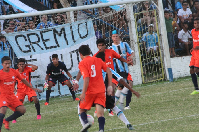 Arquivo:2016.01.17 - Grêmio 6 x 0 Santa Cruz-BOL (Sub-17).1.jpg