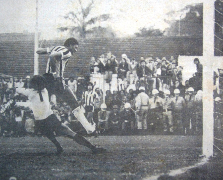 Arquivo:1976.07.04 - São Luiz 0 x 1 Grêmio.jpg