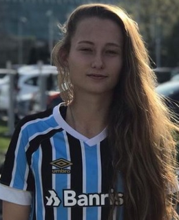 Júlia Alice Ferronatto.png