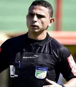 Léo Simão Holanda.png