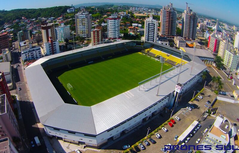 Arquivo:Estádio Heriberto Hülse.jpg