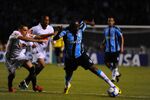 2010.05.12 - Copa do Brasil - Grêmio 4 x 3 Santos - Cristiano Estrela - Correio do Povo - Foto 03.jpg