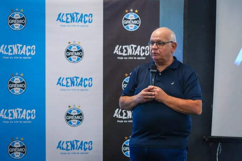 Arquivo:Romildo lançamento Alentaço.png