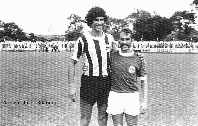 Arquivo:Palmeira pato branco 3x7 gremiob.jpg